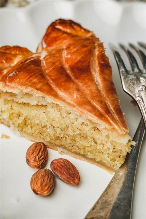 Easy Traditional French Pithivier Recipe with Almond Filling