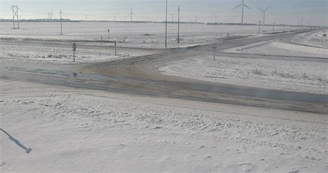 Manitoba Highway 75 closed to U.S. border | CTV News