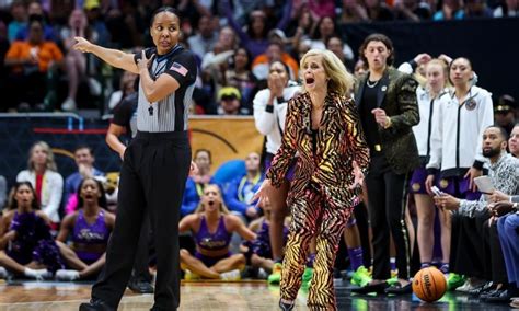 LSU Coach Kim Mulkey ties championship game record for minutes on the court. : r/NCAAW