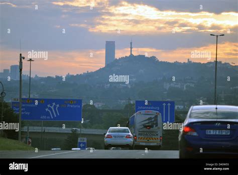 A view of the Johannesburg skyline from the motorway Stock Photo - Alamy