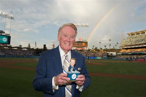 Vin Scully dead at 94: Remembering the iconic MLB, Dodgers broadcaster