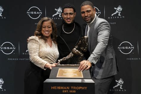 Pasadena’s Bryce Young Wins 87th Heisman Trophy Winner – Los Angeles ...