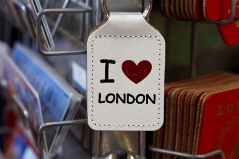 22 Best Souvenirs from London to Remember Your Trip By | Day Out in England