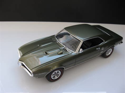 Revell model car Firebird 400 Ram Air 1968 in scale | Model Kits: cars ...