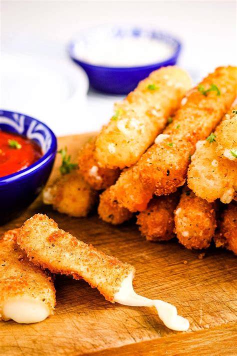 Mozzarella Sticks {Fried Cheese} - Julie's Eats & Treats