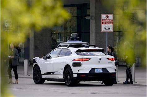 Waymo robotaxis make more inroads in Phoenix, San Francisco