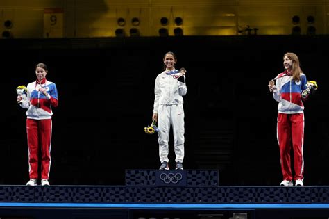 Olympic Medalists Can Now Take a Quick Maskless Podium Photo After IOC ...