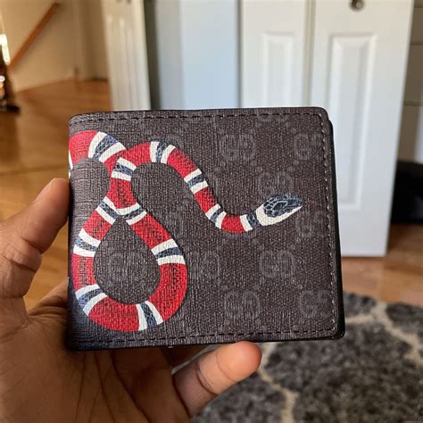 Gucci Snake Wallet for Sale in Buffalo Grove, IL - OfferUp