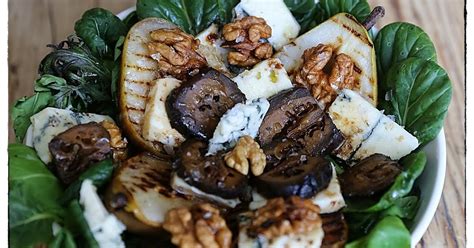 MsMarmiteLover: Recipe for pickled walnut and blue cheese salad