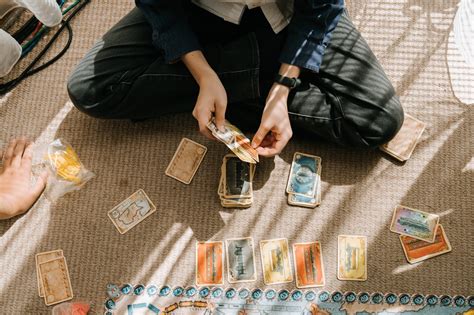 Experts Tell Us the Best 6 Player Card Games | Fupping