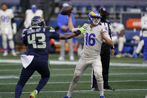 Jared Goff has thumb injury as Rams lose NFC West to Seahawks - Los ...