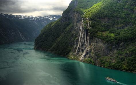 Top 10 Beautiful Fjords Around the Earth