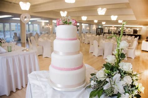 4-star Luxury & Captivating Beauty at the Waterfront Hotel Dungloe | WeddingDates