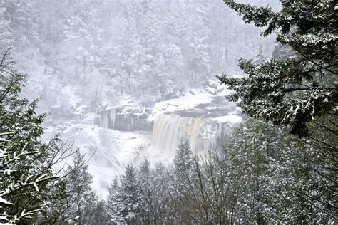 You Have To Plan A Snowy Stay At These West Virginia State Park Lodges ...