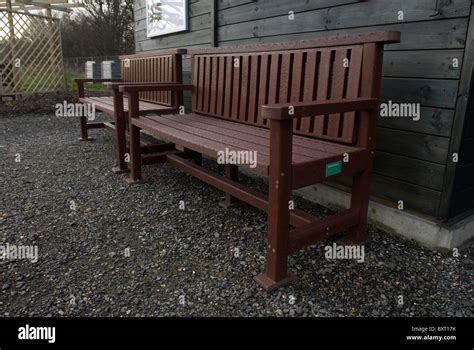 Recycled plastic park benches Stock Photo - Alamy