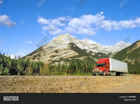 Red Truck Image & Photo (Free Trial) | Bigstock