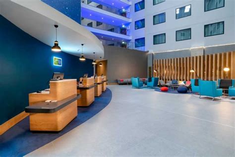 Holiday Inn Express London Heathrow T4 | englandrover.com