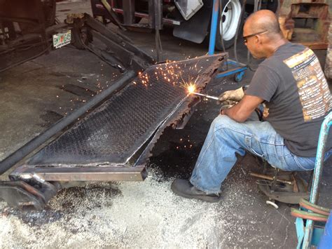 Lift Gate Repair Orlando - Truck Repair Orlando