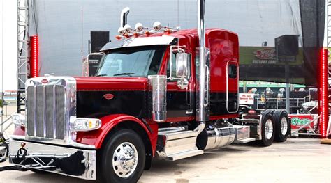 Peterbilt Model 589 first look | Fleet Maintenance