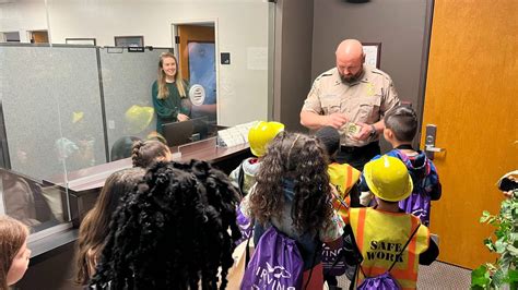 Irving ISD Second Grade Students Visit City Hall | Insider