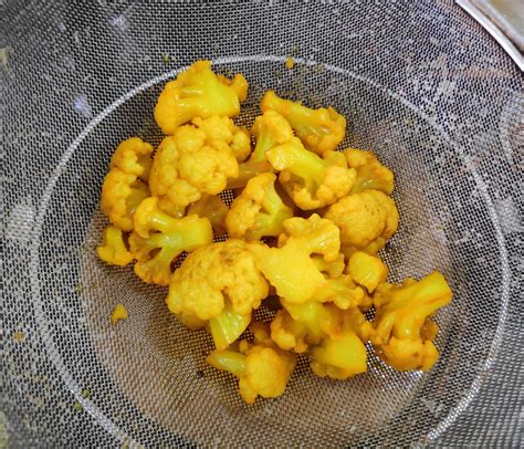 Cauliflower Curry - The Indian Home