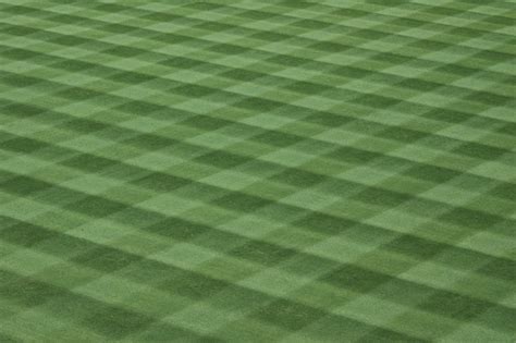 How to Make Lawn Mowing Patterns in Your Yard - Checkerboard Pattern