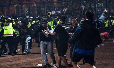 At Least 125 Dead in Indonesian Soccer Stampede | Complex