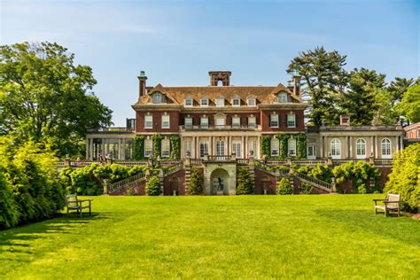 Gatsby's Gold Coast Mansions | Discover Long Island