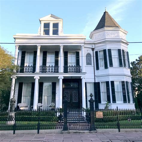 Garden District Walking Tour in New Orleans - Hello Little Home