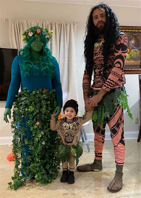 Moana Family Costumes | Family costumes, Family halloween, Moana