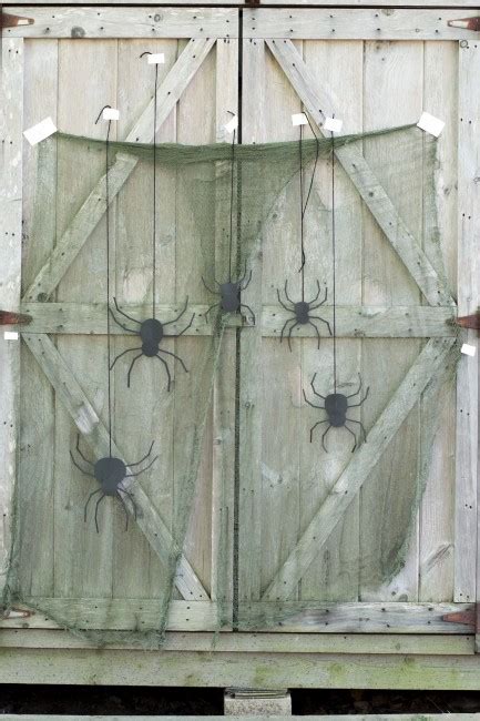 DIY Halloween Photo Backdrop - A Night Owl Blog