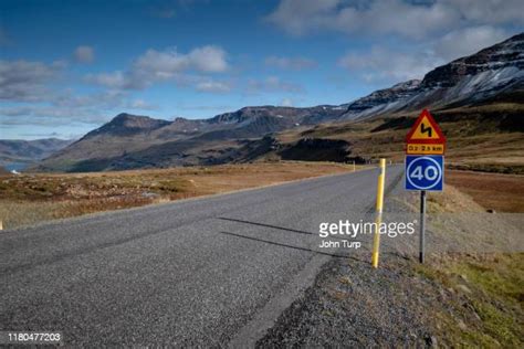 Blank Speed Limit Sign Photos and Premium High Res Pictures - Getty Images