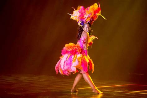 Burlesque show ends with a bang, a shake and ‘Who’s on first’ | Las Vegas Review-Journal