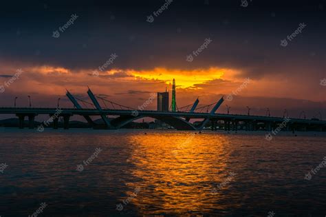 Premium Photo | Bridge over the lake of Maracaibo