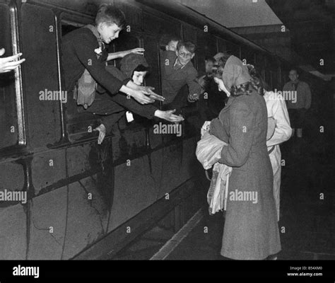 World War II Refugees. First of the Dutch children evacuees arriving Stock Photo, Royalty Free ...