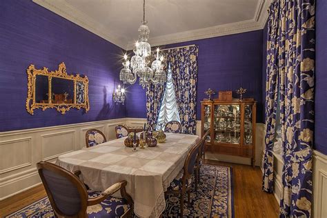 15 Majestic Victorian Dining Rooms That Radiate Color and Opulence