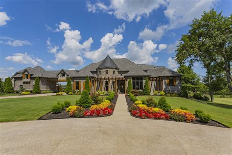 Jason Aldean's Tennessee home is for sale and you must see the stunning photos | Jason aldean ...