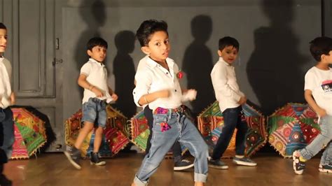 Badri Ki Dulhania | Toddlers - Kids Dance | Deepak Tulsyan Choreography | Bollywood Dance - YouTube