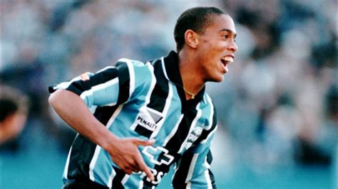 Ronaldinho Gaúcho no Grêmio !!! - YouTube