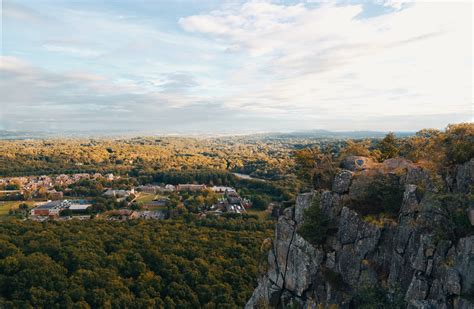 10+ Engaging Cliffside Photos · Pexels · Free Stock Photos