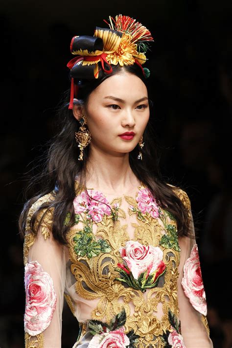 Dolce & Gabbana Spring 2017 Ready-to-Wear Fashion Show | Fashion ...