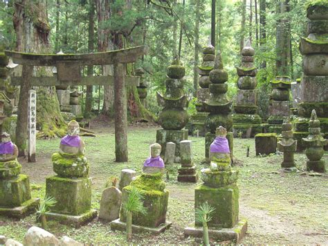 File:Okunoin Cemetery, Koyasan, Japan.JPG - Wikipedia, the free encyclopedia