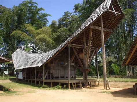 Mamuju Traditional House – Visit Indonesia – The Most Beautiful Archipelago in The World