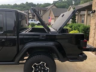 An Aluminum Truck Bed Cover On A Jeep Gladiator | A DiamondB… | Flickr