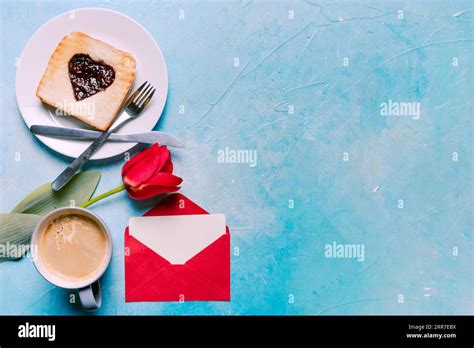 Tulip table hi-res stock photography and images - Alamy