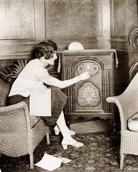 Shown in the photo above is the radio that most people had in the 1920s ...