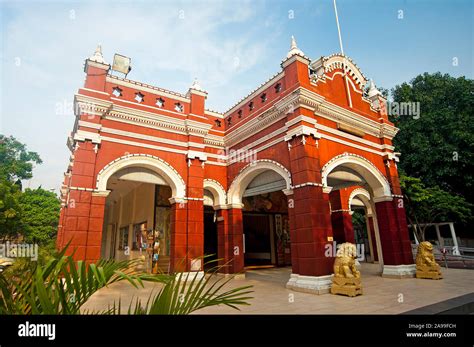 Buddhist Maha Vihara, Brickfields / Buddhist Maha Vihara Brickfields Katharina Fenners / Founded ...