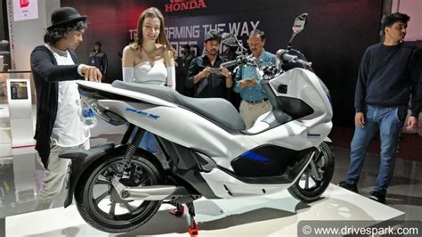 Honda PCX Electric Concept Images [HD]: Photo Gallery of Honda PCX Electric Concept - DriveSpark