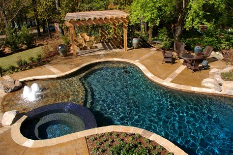 Luxurious Custom Gunite Pools | Michael Hatcher & Associates