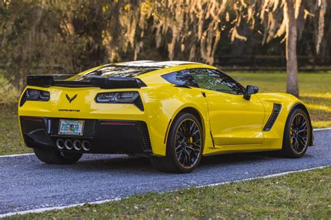 2016 Corvette Z06 C7.R Edition in Corvette Racing Yellow | Corvette ...